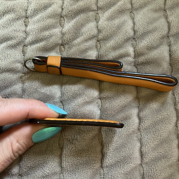 Coach Tan Leather Purse / Wristlet Accessories - Picture 4 of 5